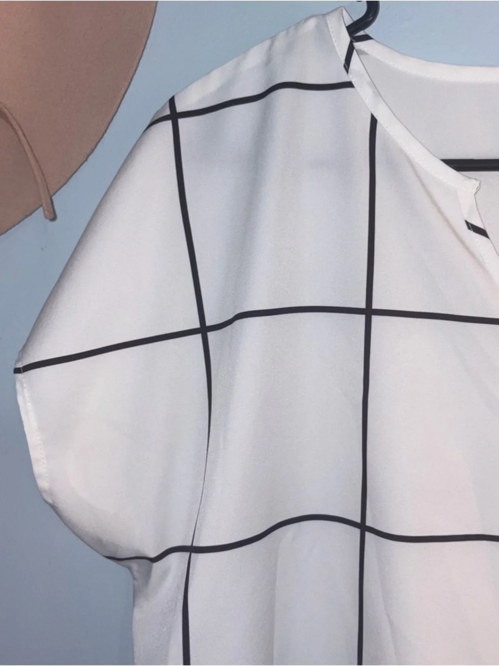 M unbranded Windowpane V-Neck Boxy silk feel Top - White/Black - Picture 2 of 3